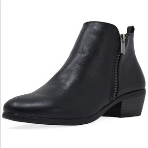 BNIB Toetos Black Booties Size 10